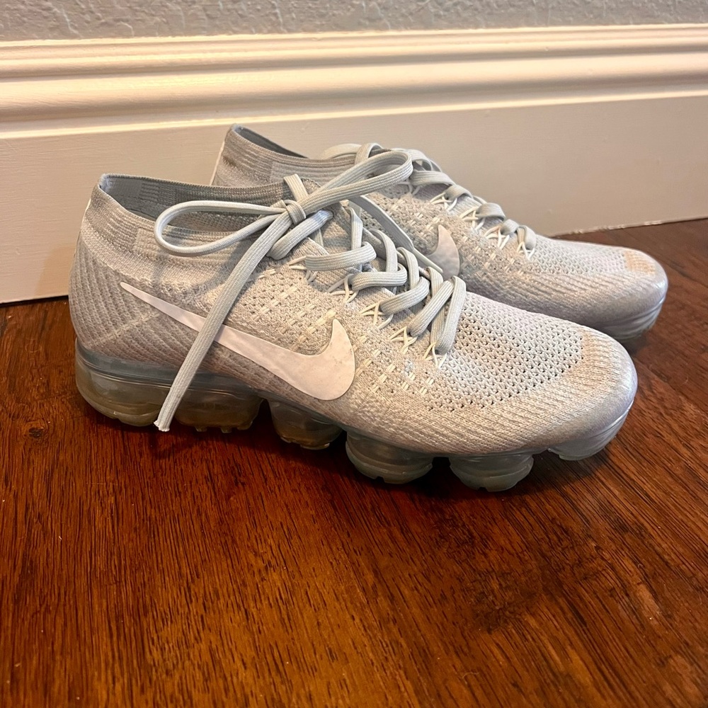 Women’s Nike VaporMax Flyknite Light Gray/White Size 8